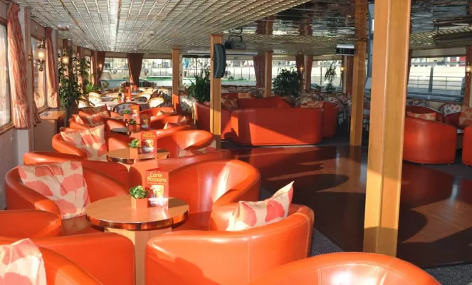 Lounge-bar on the MS Princesse d'Aquitaine