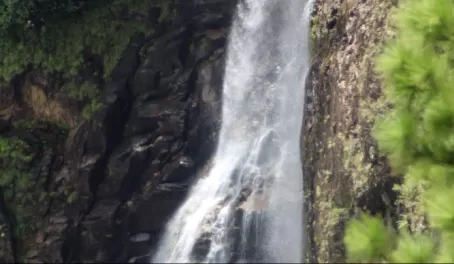 A close-up of the 1,000 ft falls