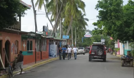 street scene, San Juan del Sur, the main drag