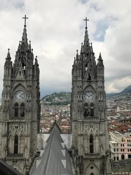 Basílica del Voto Nacional, Quito.