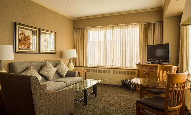 The Hotel Captain Cook Executive Suite