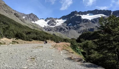 Hiking up to Glacier Martial.