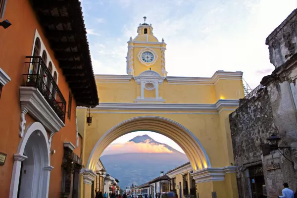 Colorful Antigua in the shadow of the volcano