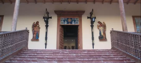 A Colonial style hotel in Trujillo