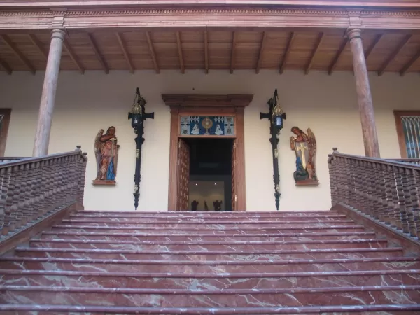 A Colonial style hotel in Trujillo