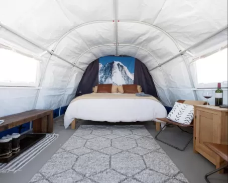 King guest sleeping suite at Three Glaciers Retreat. Courtesy Christopher Michel, Antarctic Logistics & Expeditions