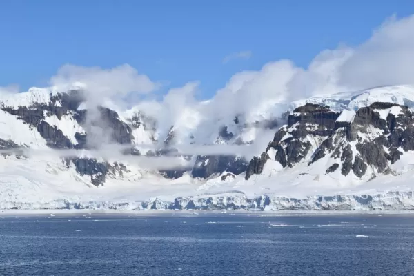 Looking at over 10,000 ft peaks on Antarctica's peninsula.