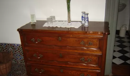 An example of the antique furniture used in the Estancia