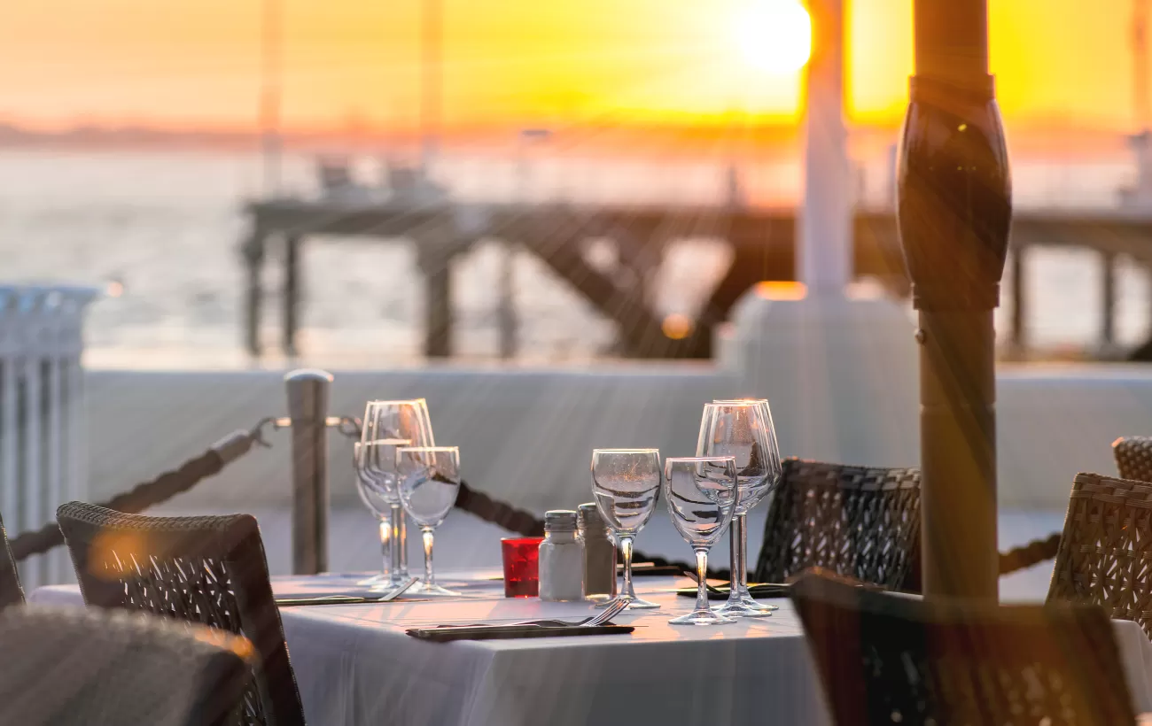 Relax and enjoy fresh seafood with waterfront dining