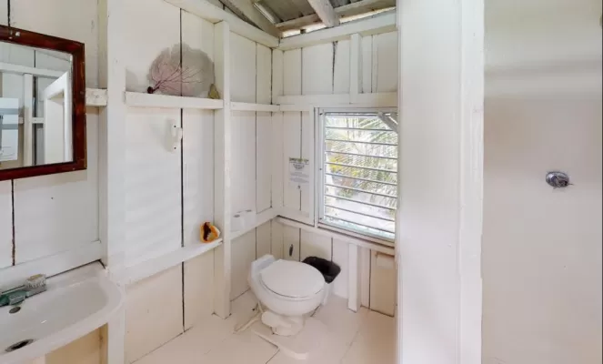 Toilet inside the Isand Cabana