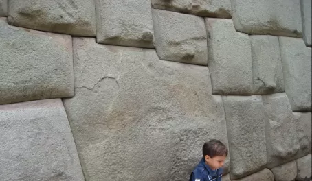 Incan stone cut with 12 corners