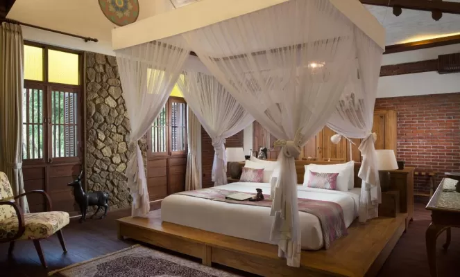Experience this cozy and luxurious bed in Plataran