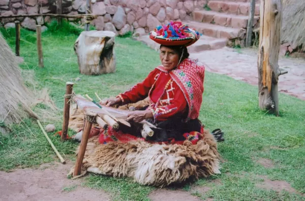 Visiting a local weaver on a Peru tour