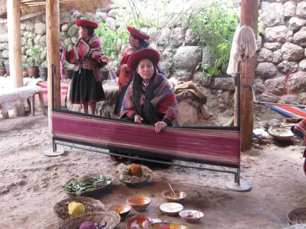 Weaver demo in Chinchero
