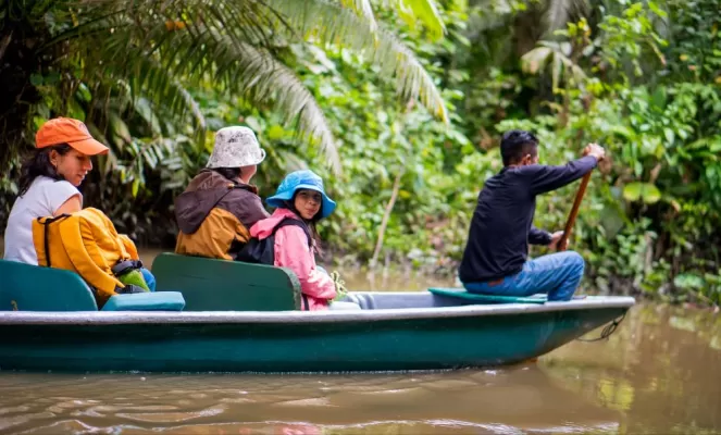 Canoe to La Selva Ecolodge