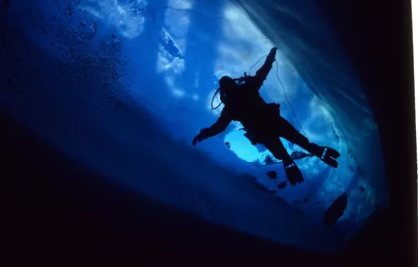 Underwater dive