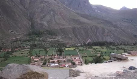 Path from quarry to Ollantaytambo