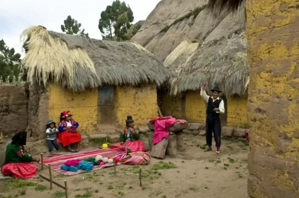 A Peruvian village and its inhabitants