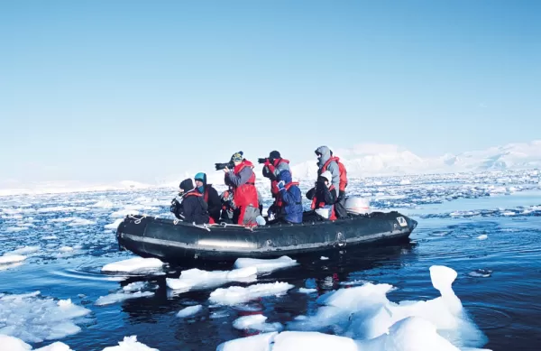 Cruising the arctic waters in the Zodiac