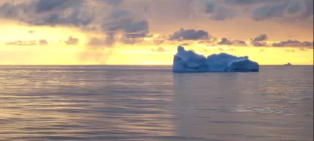 Lone iceberg in Drake Passage