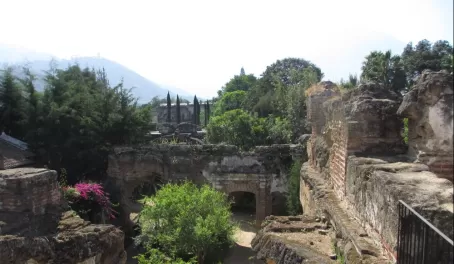 Ruins of San Francisco monastery in Antigua