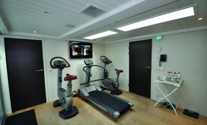 Fitness room aboard the AmaBella.