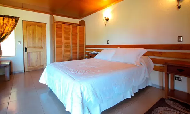 Relax in the comfortable and spacious rooms at the Hotel Puku Vai.