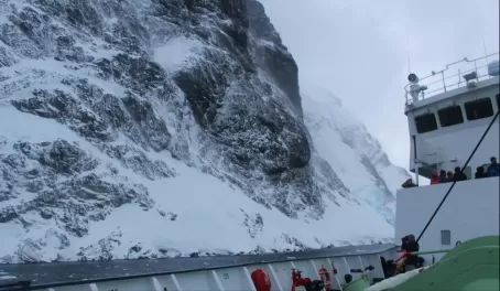 MV Ortelius vs. Lemaire Channel, Antarctica
